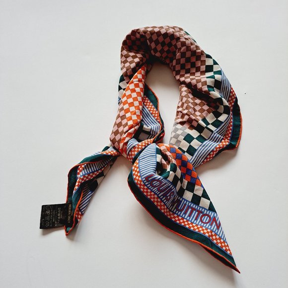 New Louis Vuitton 100% Silk Checked Limited Edition Scarf 34" x 34" - Picture 10 of 11